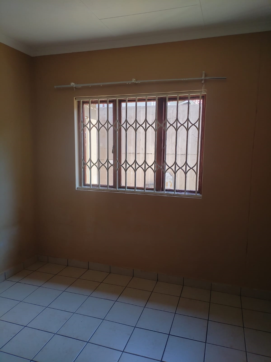 To Let 3 Bedroom Property for Rent in Waterval East North West